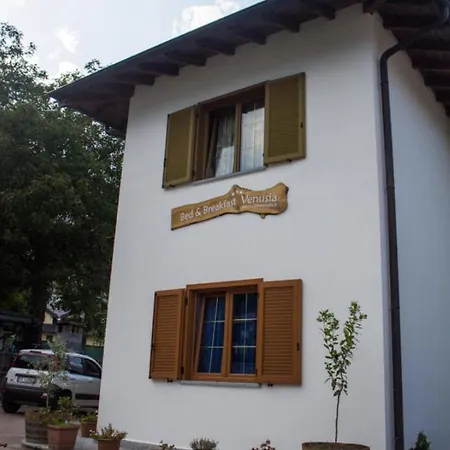 Venusia Bed & Breakfast *
